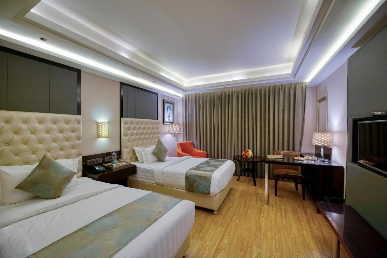 Om Clarks Inn Raebareli Exterior foto